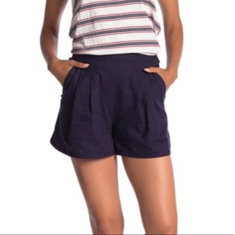 •SOLD• Max Dark Blue Linen shorts sz Lg NWOT